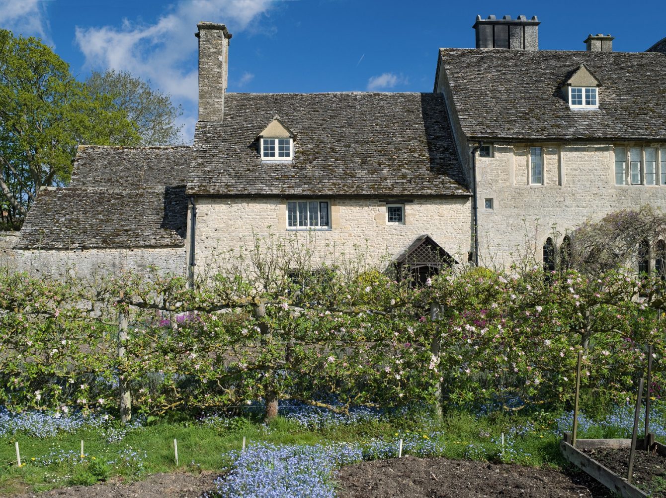 Cogges Manor Farm Kitchen  Experience Oxfordshire
